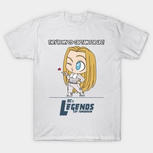 Avalance Kiss Blowing - Sara v1 T-Shirt